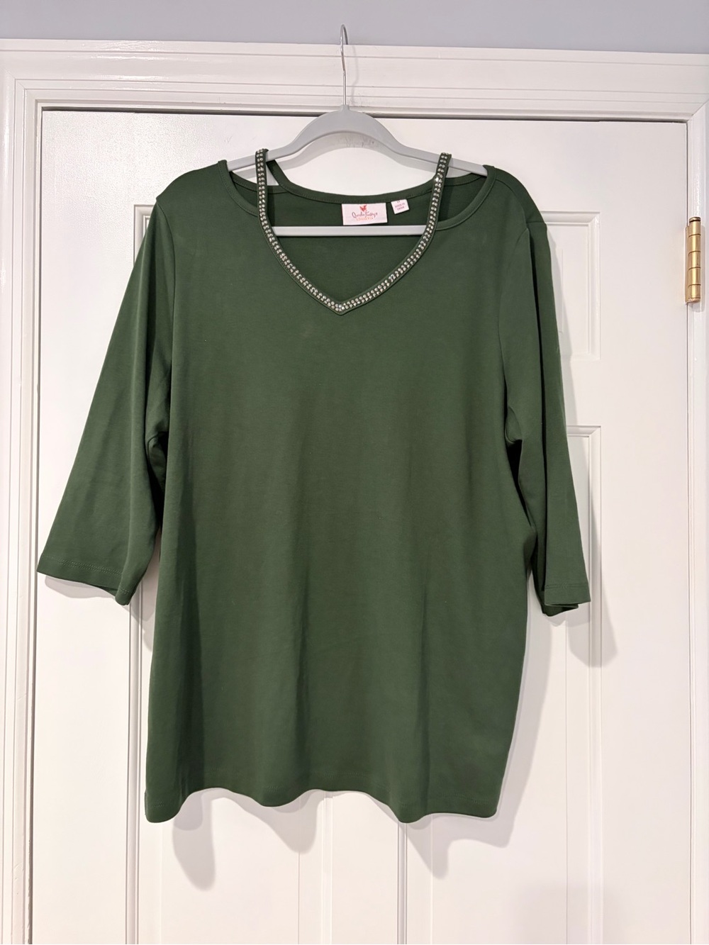 Quacker Factory Green Rhinestone V Neck Cold Shoulder Top 1X